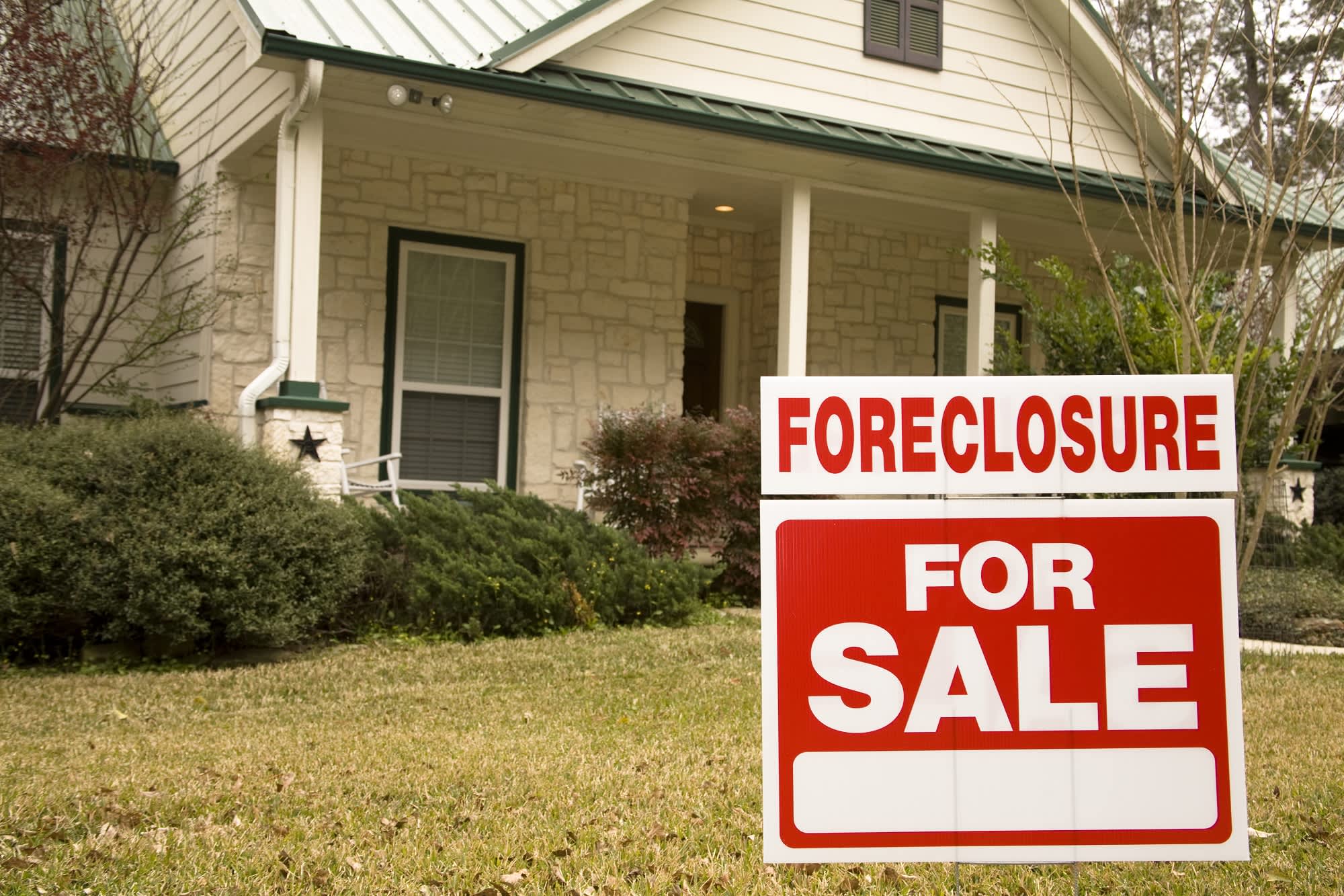 How Long Does Foreclosure Stay on your Credit Report?