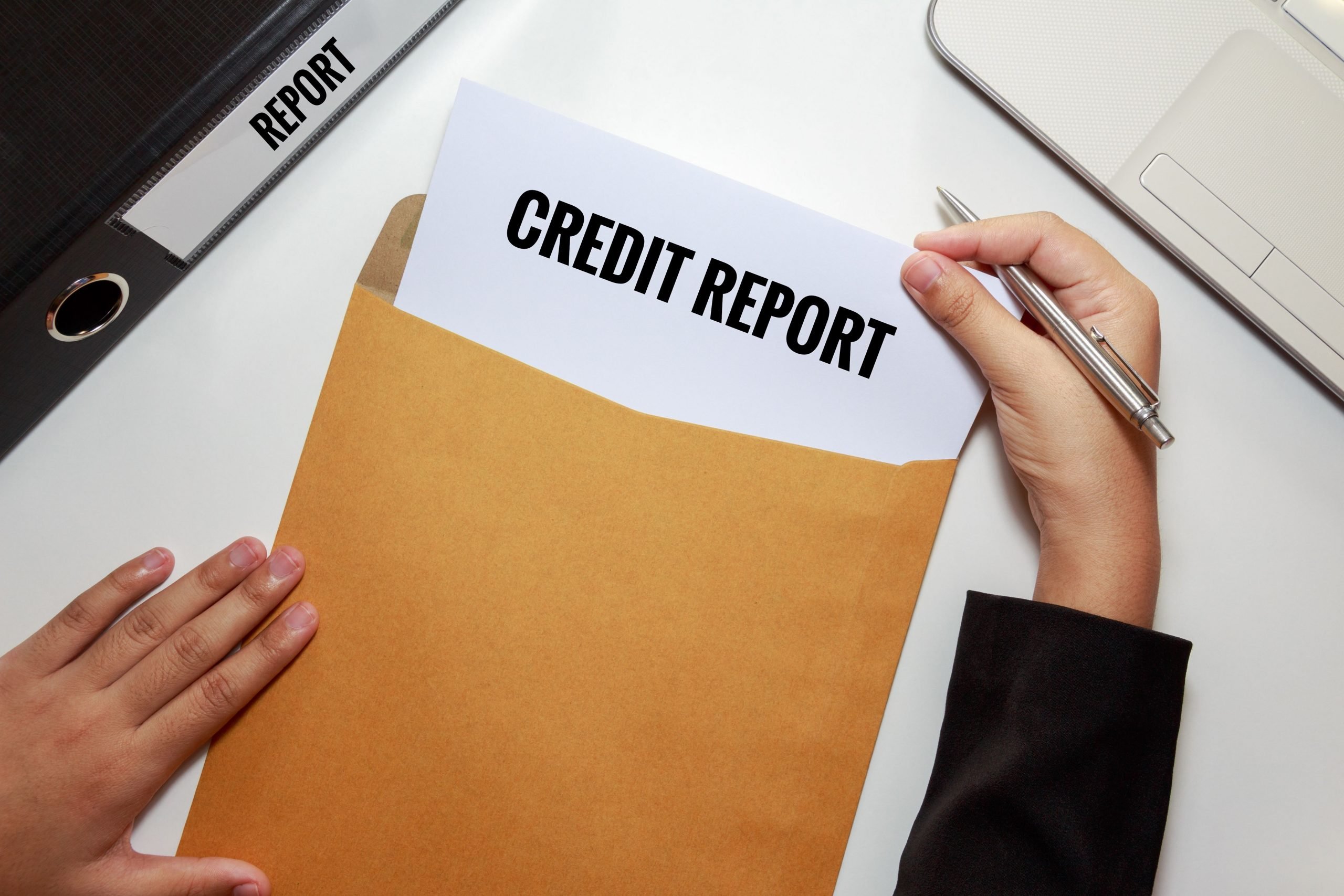 How Long Does Negative Info Stay on Your Credit Report?